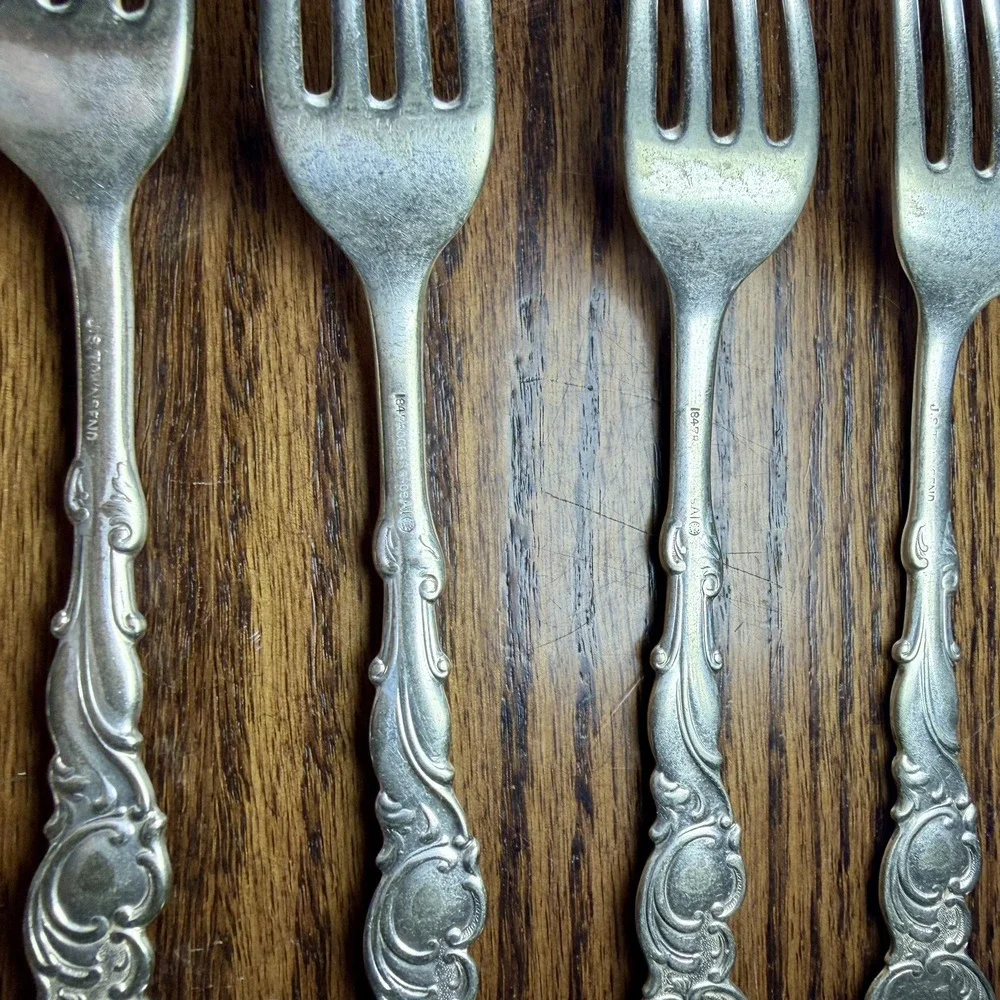 Rogers International Silverplate Columbia Dinner Forks Set Of 6